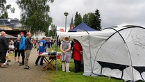 Juvan kesäkarkeloissa 9.7.2016, klubin osastolla esiteltiin mm. Shelter Boxia.