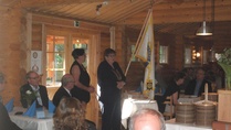 Juvan presidentti vastuu siirtyy Riitalta Eilalle 16.6.2011.