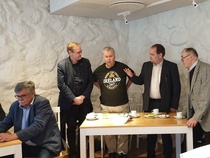 Viiden klubin leikkimielinen tietovisailu pidettiin
Partalan Kuninkaankartanossa 9.5.19.