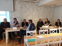 Viiden klubin leikkimielinen tietovisailu pidettiin
Partalan Kuninkaankartanossa 9.5.19.