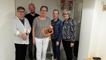 Rotarit lahjoittivat 16.5.23 Sampolan liikuntakeskukselle ns. Turner siirtolaitteen inva pukuhuoneen apuvälineeksi.