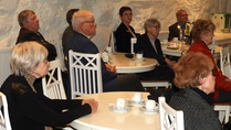 Piirikuvernööri Paavo Rönkkö pulisonsa Immi Rönkön kanssa vieraili klubissa 15.10.24, mukana oli myös AG Markku Ranin.