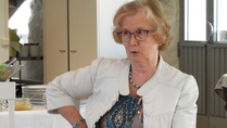 Vitjojenvaihto Partalassa 2.7.20, Vuokko lausui runoja.