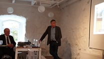 Heikki kertoi vuoroesitelmässään Juvan muistomerkeistä 22.9.20.