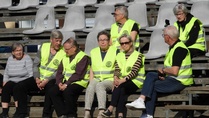 Rotariklubi lahjoitti 100 jalkapalloa nuorille harrastajille ja ukrainalaisille lapsille 12.5.23 Juvan Puistolassa.