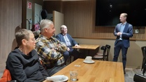Pertin elämä päättyi yllättäen seuraavana päivänä.
Eija menetti rakkaan puolison ja me muut pitkäaikaisen aktiivisen rotariveljen ja ystävän. Huomista emme koskaan voi tietää.