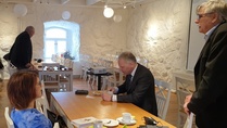 Ministeri Jari Leppä vieraili klubissa 12.4.22.