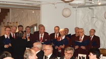 Juvan Mieslaulajat vastasi illan ohjelmasta.
