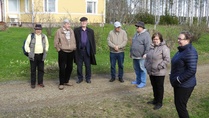 Presidentin kotoa lähdimme Pien-Piispalan luomutilalle 14.5.19.