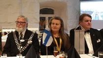 Kuvernööri ja apulaiskuvernööri.