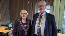 Piirikuvernööri Arja-Irene Tiainen vieraili klubissa 6.10.