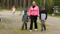 Sateenuhkasta huolimatta paikalle saapui kuutisenkymmentä osallistujaa.